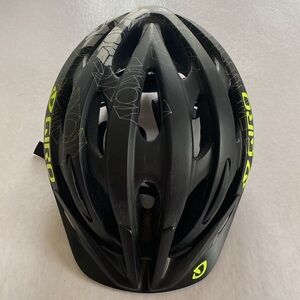 Giro Raze Youth Black and Yellow Bike Helmet 7037463 One Size NWOT